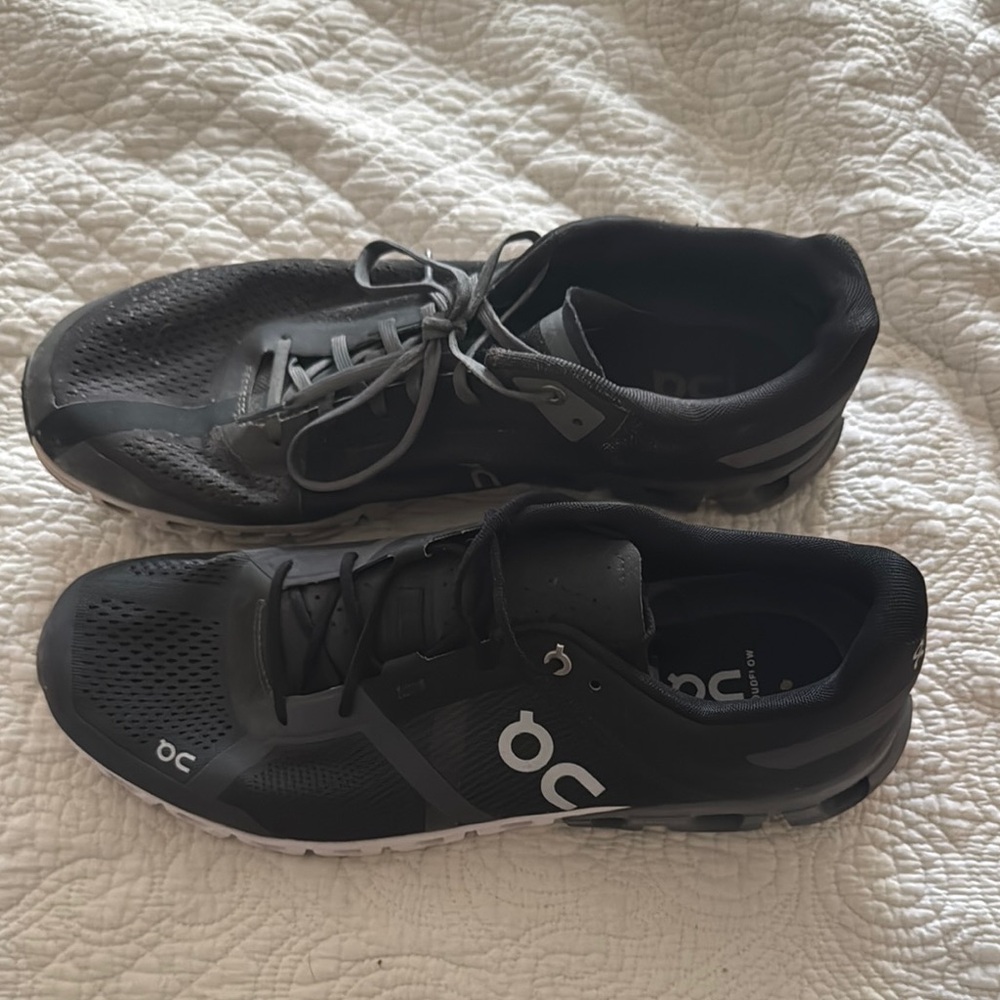 On Running Men's Black Sneakers
